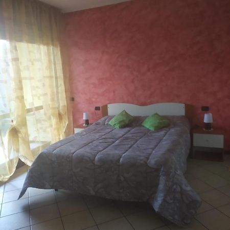 Bilocale Di Giusy Apartment Dalmine Bagian luar foto