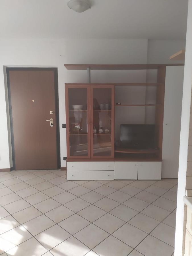 Bilocale Di Giusy Apartment Dalmine Bagian luar foto